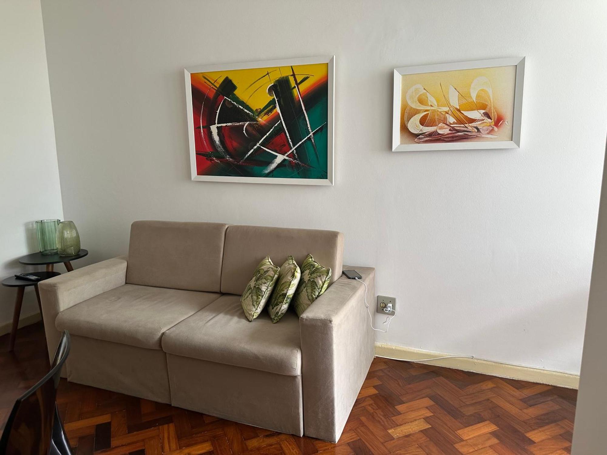 Mobiliado Com Dois Quartos E Dois Banheiros No Leme Rio de Janeiro