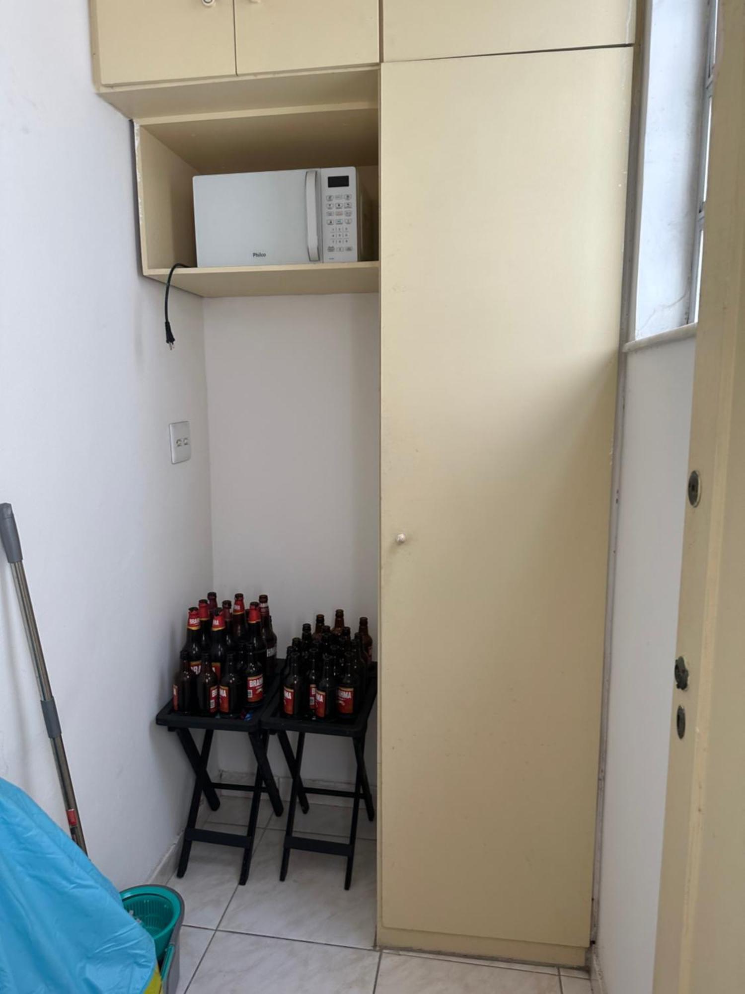 Mobiliado Com Dois Quartos E Dois Banheiros No Leme