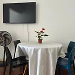 Apartamento Mobiliado Com Dois Quartos E Dois Banheiros No Leme
